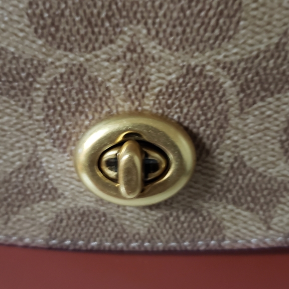 Coach Cassie Camera Bag In Signature Canvas - Picture 3 of 16